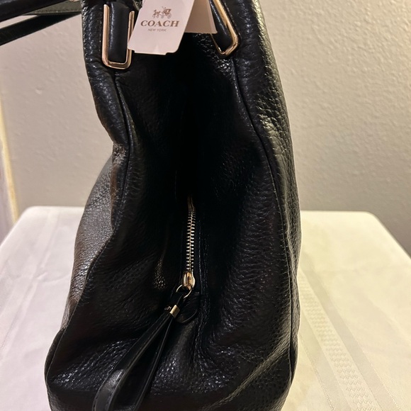 NWT Coach Pebble Leather Shoulder Bag. - Picture 12 of 12